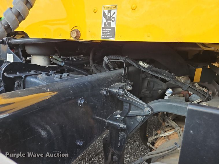 image for item OK9807 2019 Kenworth  T680 semi truck