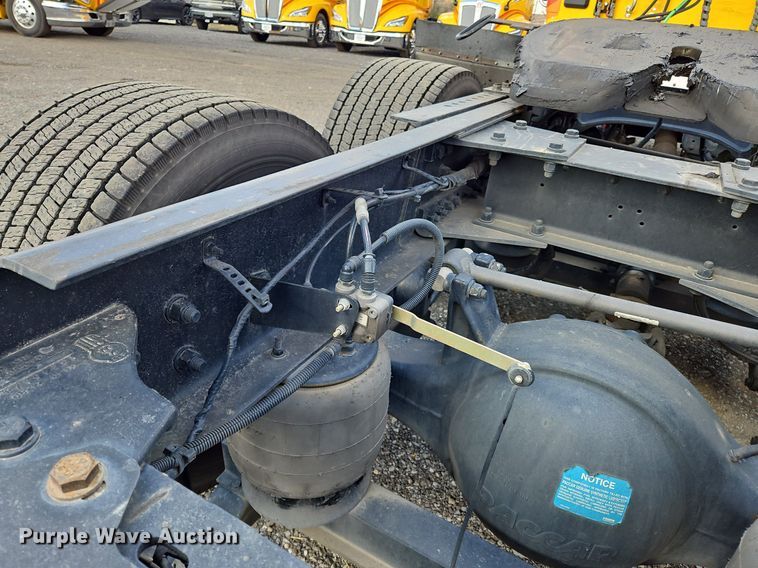 image for item OK9807 2019 Kenworth  T680 semi truck