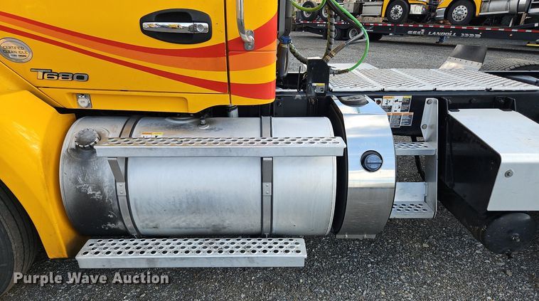image for item OK9807 2019 Kenworth  T680 semi truck