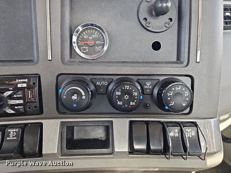 image for item OK9807 2019 Kenworth  T680 semi truck