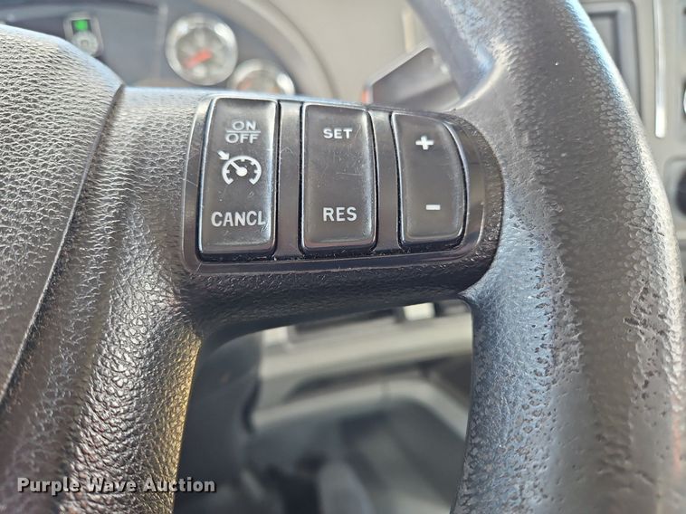 image for item OK9807 2019 Kenworth  T680 semi truck