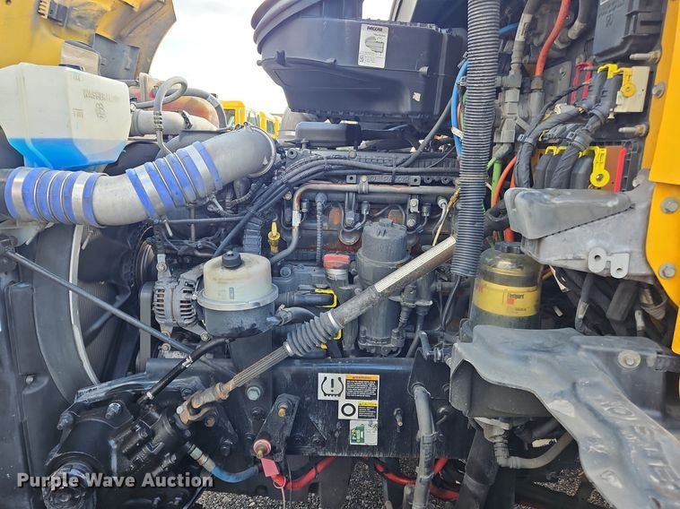 image for item OK9807 2019 Kenworth  T680 semi truck