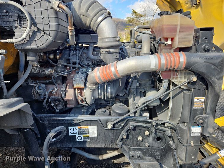 image for item OK9807 2019 Kenworth  T680 semi truck