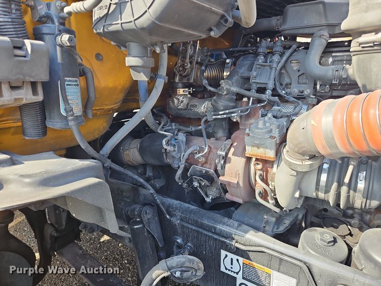 image for item OK9807 2019 Kenworth  T680 semi truck