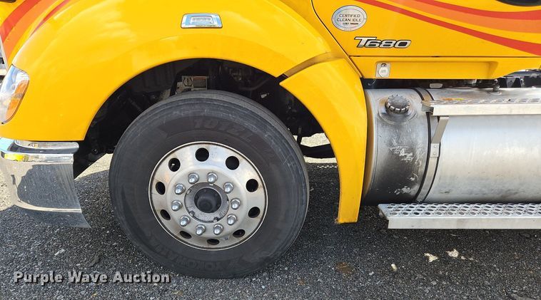 image for item OK9807 2019 Kenworth  T680 semi truck