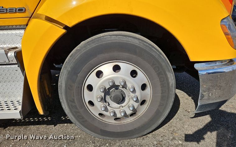 image for item OK9807 2019 Kenworth  T680 semi truck