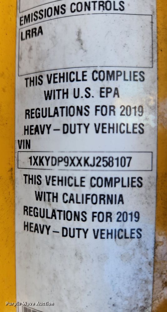 image for item OK9807 2019 Kenworth  T680 semi truck