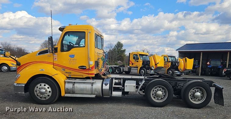 image for item OK9808 2021 Kenworth  T680 semi truck