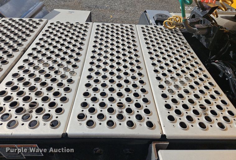 image for item OK9808 2021 Kenworth  T680 semi truck