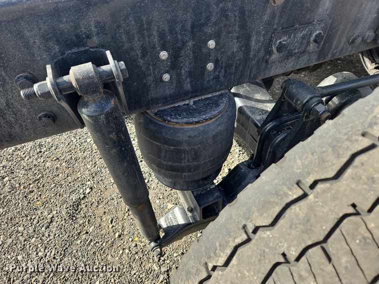 image for item OK9808 2021 Kenworth  T680 semi truck