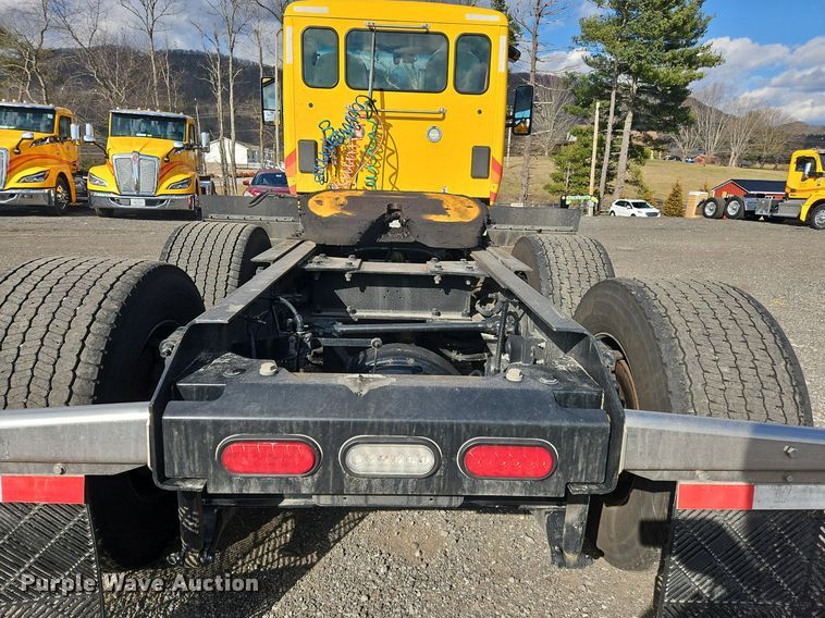 image for item OK9808 2021 Kenworth  T680 semi truck