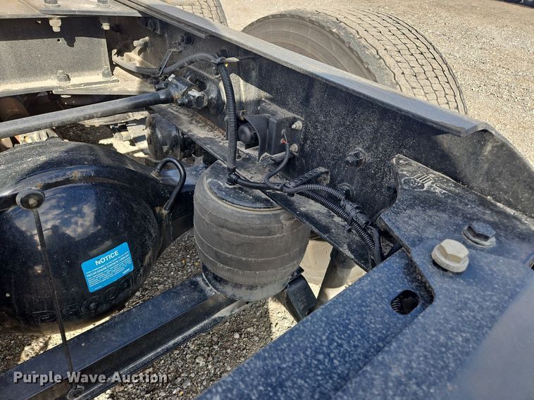 image for item OK9808 2021 Kenworth  T680 semi truck