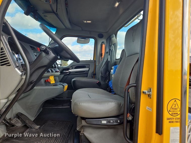 image for item OK9808 2021 Kenworth  T680 semi truck