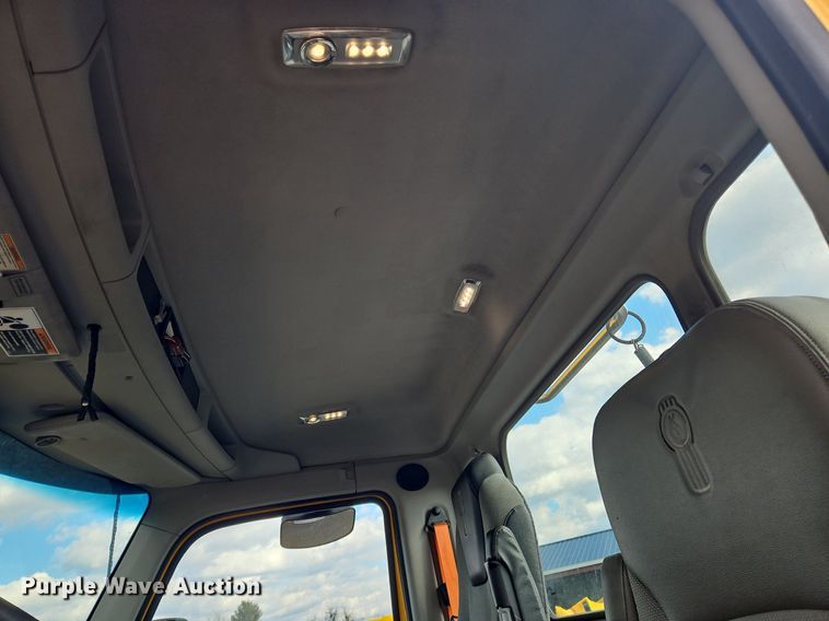 image for item OK9808 2021 Kenworth  T680 semi truck