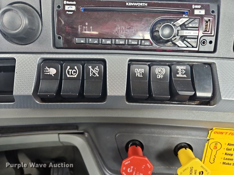 image for item OK9808 2021 Kenworth  T680 semi truck