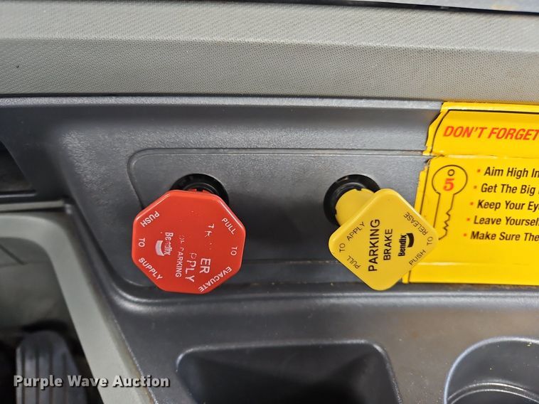 image for item OK9808 2021 Kenworth  T680 semi truck