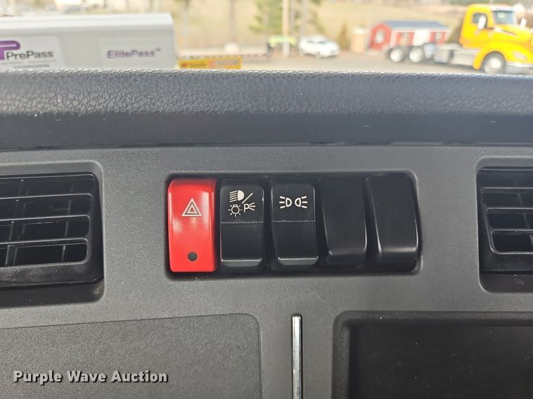 image for item OK9808 2021 Kenworth  T680 semi truck