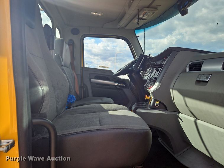 image for item OK9808 2021 Kenworth  T680 semi truck