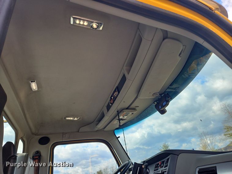 image for item OK9808 2021 Kenworth  T680 semi truck