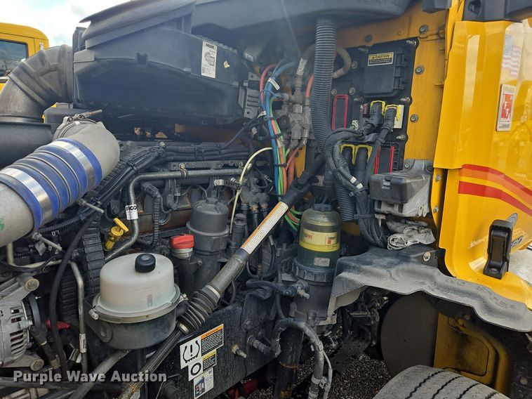 image for item OK9808 2021 Kenworth  T680 semi truck