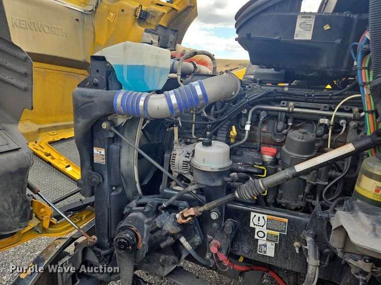 image for item OK9808 2021 Kenworth  T680 semi truck