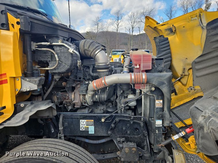 image for item OK9808 2021 Kenworth  T680 semi truck