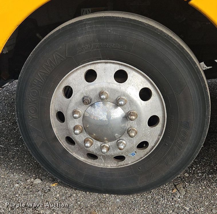 image for item OK9808 2021 Kenworth  T680 semi truck