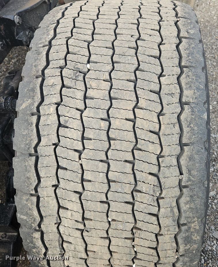 image for item OK9808 2021 Kenworth  T680 semi truck