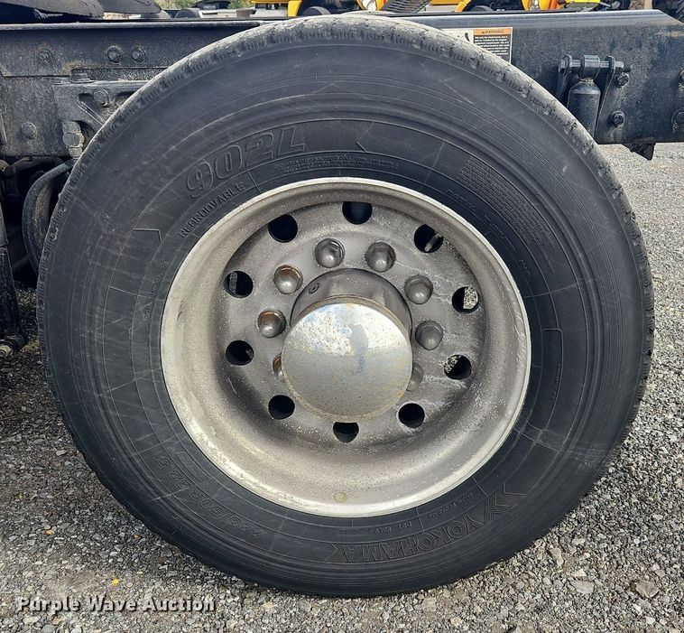 image for item OK9808 2021 Kenworth  T680 semi truck