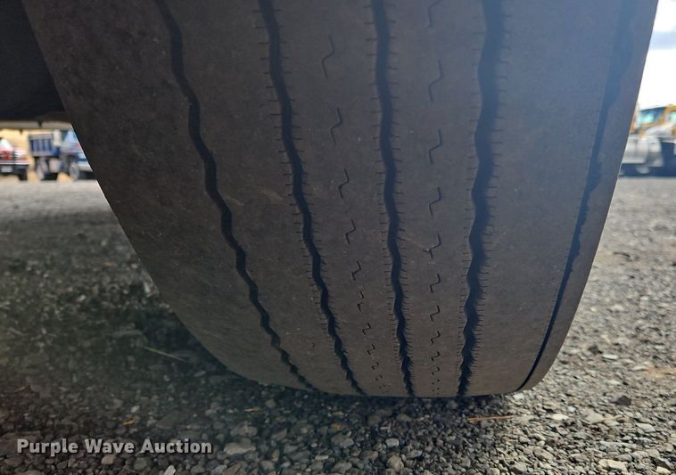 image for item OK9808 2021 Kenworth  T680 semi truck