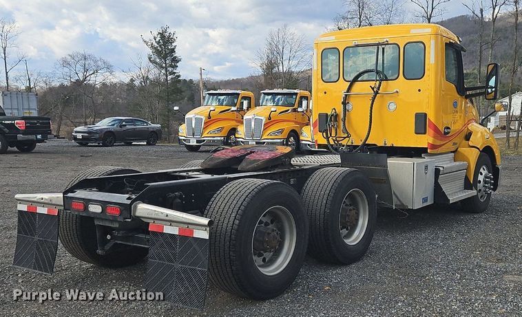 image for item OK9809 2020 Kenworth  T680 semi truck