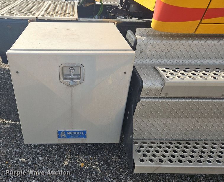 image for item OK9809 2020 Kenworth  T680 semi truck