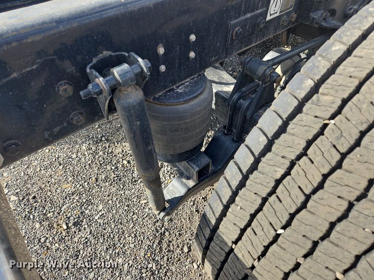 image for item OK9809 2020 Kenworth  T680 semi truck