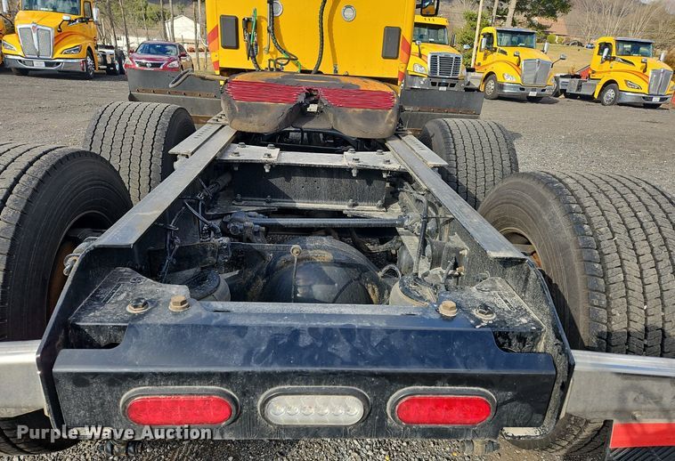 image for item OK9809 2020 Kenworth  T680 semi truck