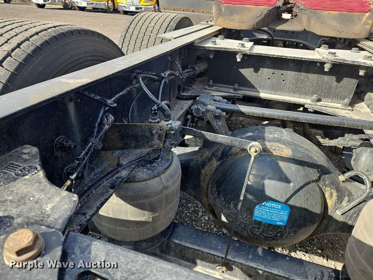 image for item OK9809 2020 Kenworth  T680 semi truck