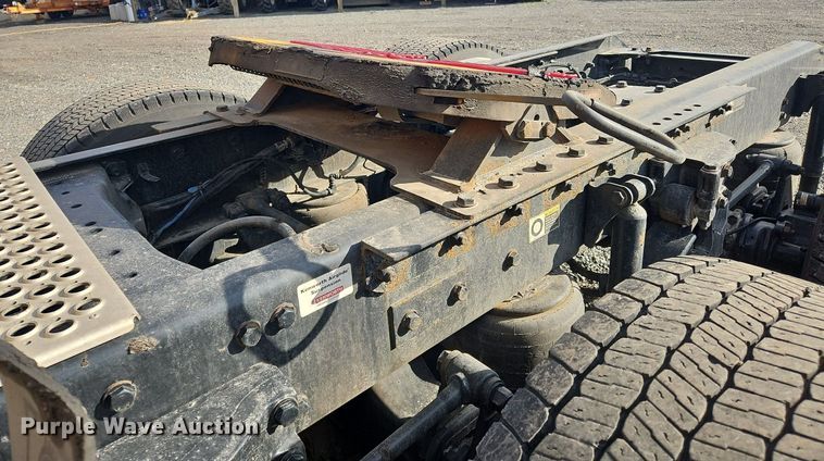 image for item OK9809 2020 Kenworth  T680 semi truck