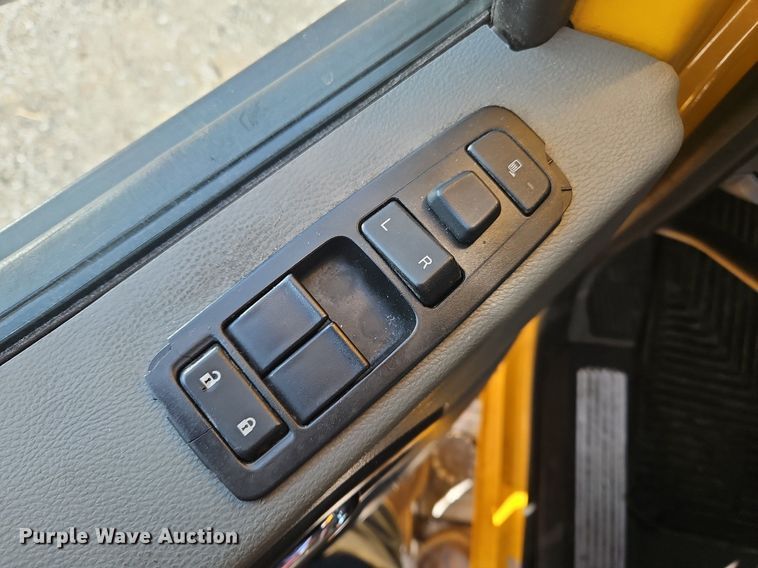 image for item OK9809 2020 Kenworth  T680 semi truck