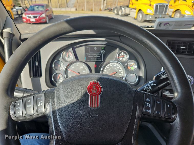 image for item OK9809 2020 Kenworth  T680 semi truck