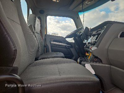 image for item OK9809 2020 Kenworth  T680 semi truck