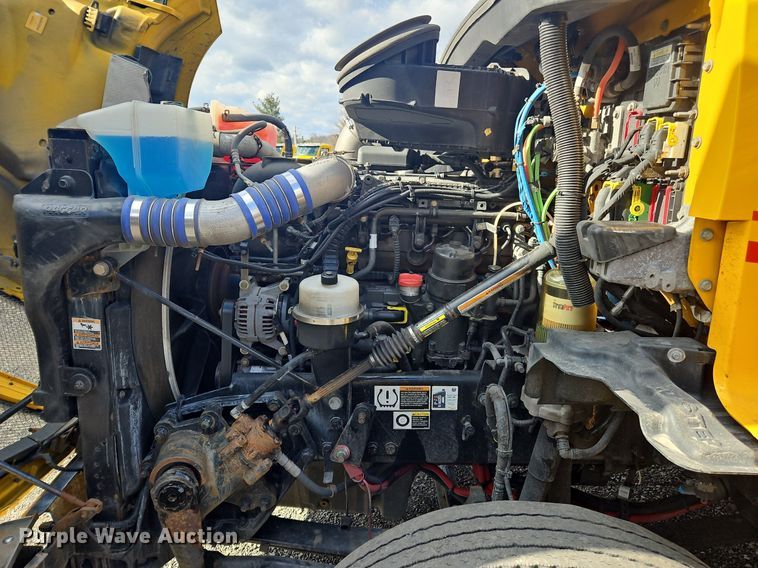 image for item OK9809 2020 Kenworth  T680 semi truck