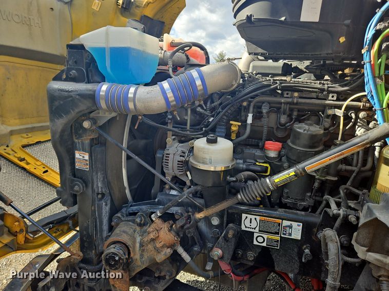 image for item OK9809 2020 Kenworth  T680 semi truck