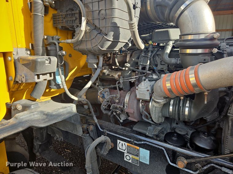 image for item OK9809 2020 Kenworth  T680 semi truck