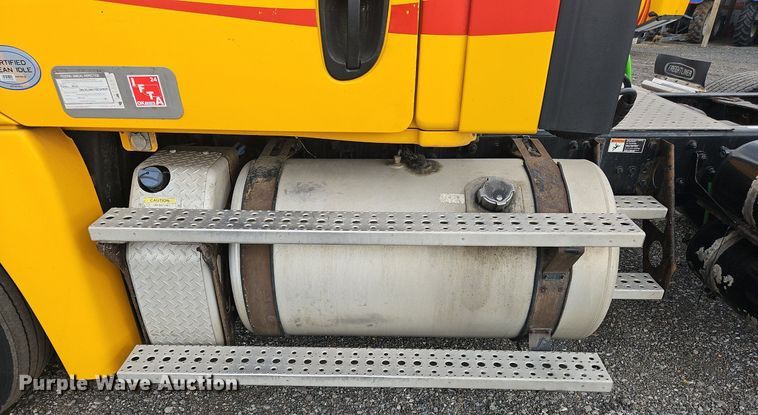 image for item OK9810 2018 Freightliner  Cascadia  semi truck