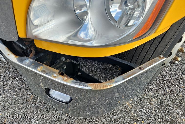 image for item OK9810 2018 Freightliner  Cascadia  semi truck