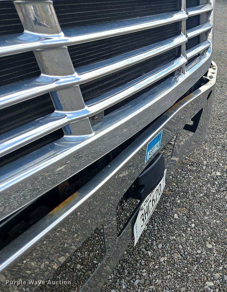 image for item OK9810 2018 Freightliner  Cascadia  semi truck