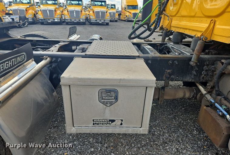 image for item OK9810 2018 Freightliner  Cascadia  semi truck