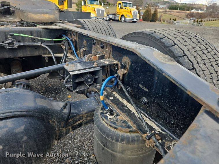 image for item OK9810 2018 Freightliner  Cascadia  semi truck