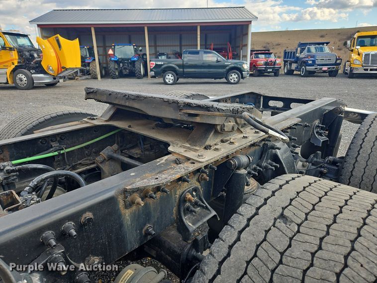 image for item OK9810 2018 Freightliner  Cascadia  semi truck