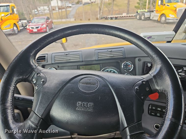 image for item OK9810 2018 Freightliner  Cascadia  semi truck