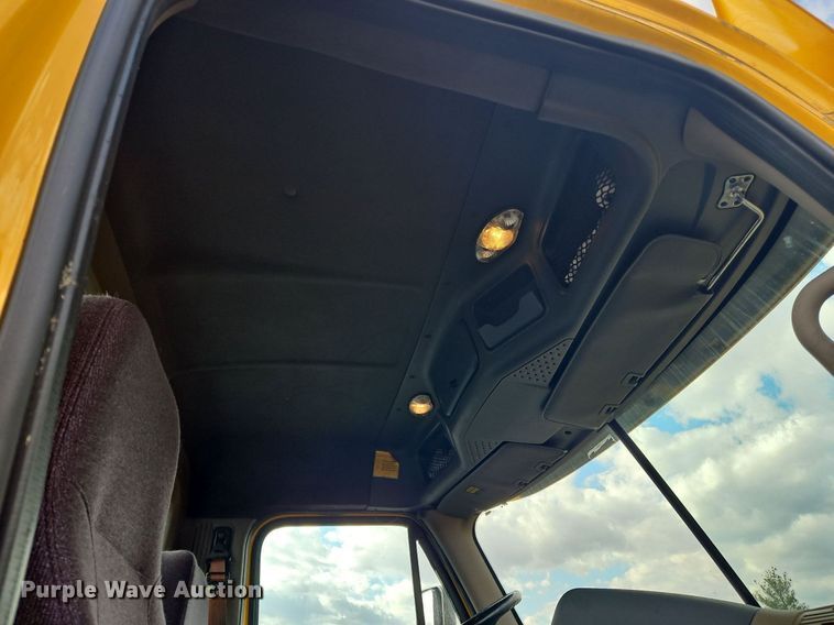 image for item OK9810 2018 Freightliner  Cascadia  semi truck